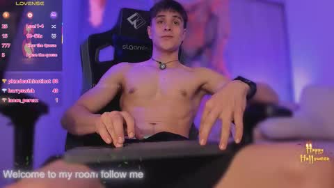 Thom Klein online show from October 29, 7:50 pm