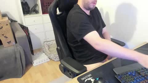 thommy2008 online show from October 7, 6:17 am