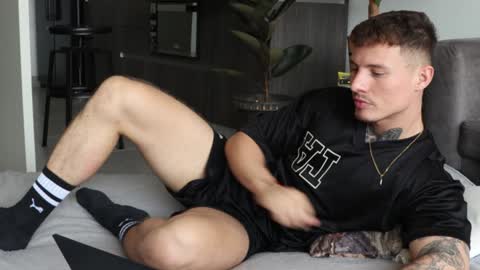 Sebastian online show from January 20, 4:23 pm