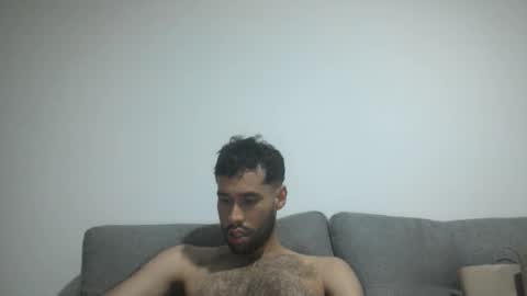 Snapshot of throwawayyourgun chatting on March 1, 8:42 pm Luka online show from March 1, 8:42 pm