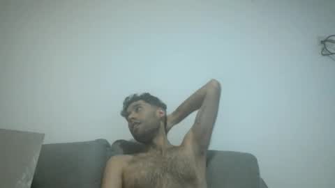 Snapshot of throwawayyourgun chatting on October 29, 5:27 pm Luka online show from October 29, 5:27 pm