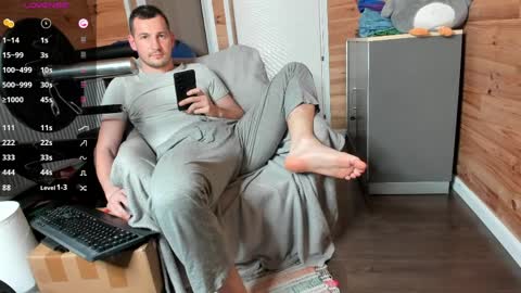 bigsshark online show from April 6, 8:20 pm