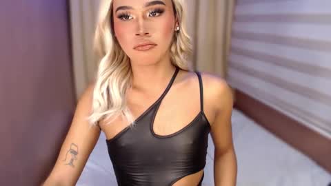 Snapshot of tiara_perezx chatting on September 25, 2:54 am Sam online show from September 25, 2:54 am