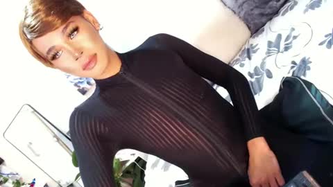 Snapshot of tiara_perezx chatting on February 19, 2:44 am Sam online show from February 19, 2:44 am