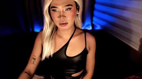 Snapshot of tiara_perezx chatting on October 9, 6:35 pm Sam online show from October 9, 6:35 pm