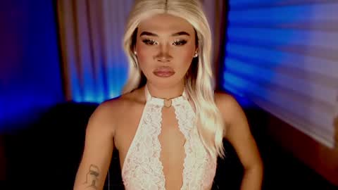 Snapshot of tiara_perezx chatting on October 24, 5:03 pm Sam online show from October 24, 5:03 pm