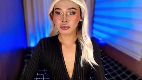 Snapshot of tiara_perezx chatting on October 23, 3:48 pm Sam online show from October 23, 3:48 pm