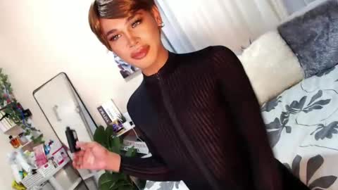 Snapshot of tiara_perezx chatting on February 17, 2:31 am Sam online show from February 17, 2:31 am