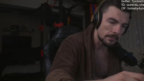 Snapshot of tickle_my_pickle07 chatting on January 3, 3:01 pm tickle_my_pickle07 online show from January 3, 3:01 pm