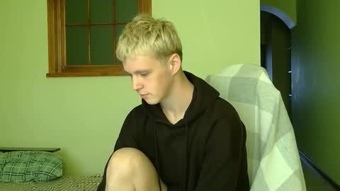 Snapshot of timkinky chatting on October 26, 6:37 am Tim WhiteS online show from October 26, 6:37 am