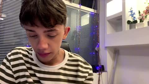 Timothy 21 years old online show from December 7, 4:53 am
