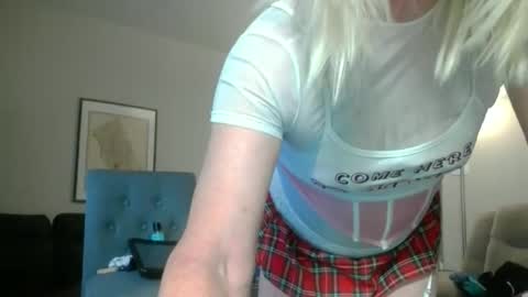 tina2402719904 online show from February 20, 6:11 am