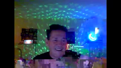 Snapshot of tkthedj chatting on December 5, 1:36 am TK online show from December 5, 1:36 am