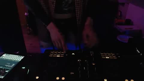 tobi676 online show from April 23, 9:50 pm