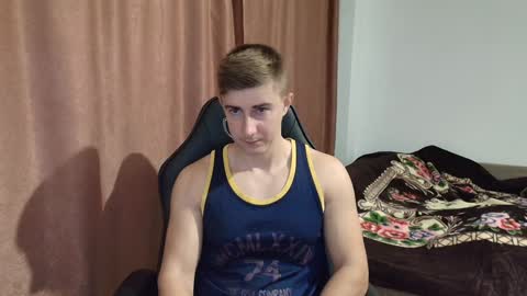 todhorny987 online show from December 5, 6:10 am