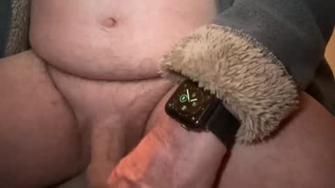 Snapshot of togbear chatting on February 21, 10:37 pm Togbear online show from February 21, 10:37 pm