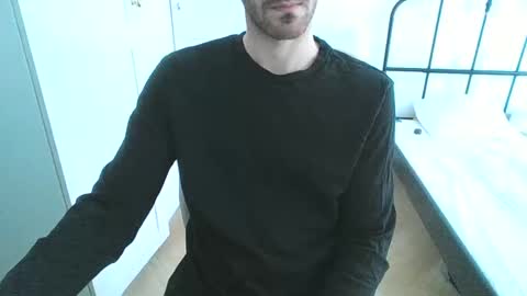 Snapshot of toja112 chatting on February 4, 9:49 am Martin online show from February 4, 9:49 am