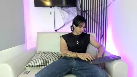 toji lee online show from October 26, 8:22 pm