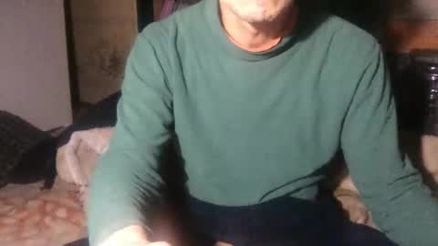 small man online show from December 21, 8:28 pm