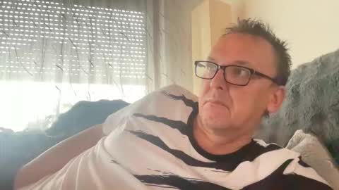 Tom online show from November 15, 1:24 pm