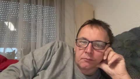 Tom online show from November 26, 3:37 pm