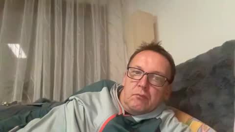 Tom online show from October 22, 4:54 pm