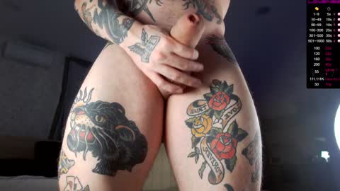 tom__ice online show from December 27, 2:04 am