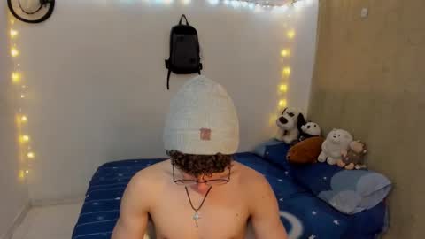 Tom Blue online show from November 27, 4:43 pm