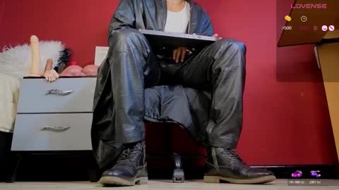 Tom online show from November 19, 2:11 am