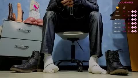 Tom online show from January 15, 2:04 am