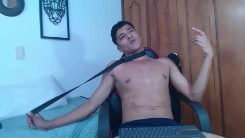 Snapshot of tomas_guebara chatting on October 18, 6:57 pm tomas_guebara online show from October 18, 6:57 pm