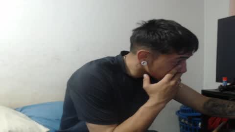 tomas_turbado_ online show from April 8, 8:03 am