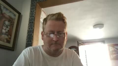 Snapshot of tomascausa chatting on December 4, 5:55 pm Hola online show from December 4, 5:55 pm