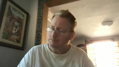 Snapshot of tomascausa chatting on December 9, 5:35 pm Hola online show from December 9, 5:35 pm