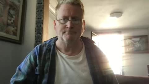 Snapshot of tomascausa chatting on January 10, 6:06 pm Hola online show from January 10, 6:06 pm