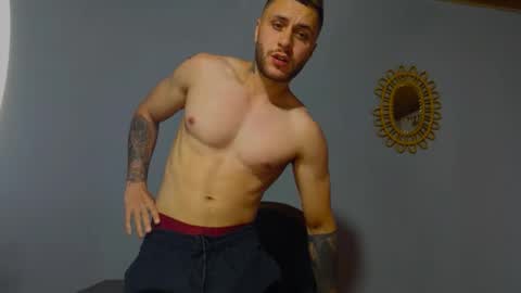 Snapshot of tomdavisxl chatting on October 21, 10:23 pm tomDavisXl online show from October 21, 10:23 pm