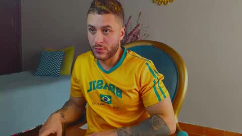 Snapshot of tomdavisxl chatting on October 28, 5:04 pm tomDavisXl online show from October 28, 5:04 pm