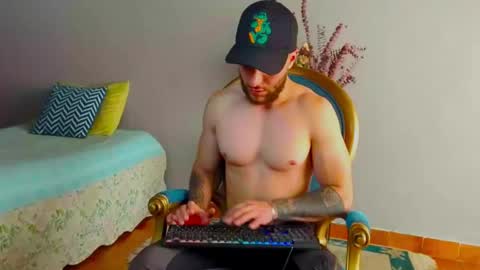 Snapshot of tomdavisxl chatting on September 15, 3:35 pm tomDavisXl online show from September 15, 3:35 pm