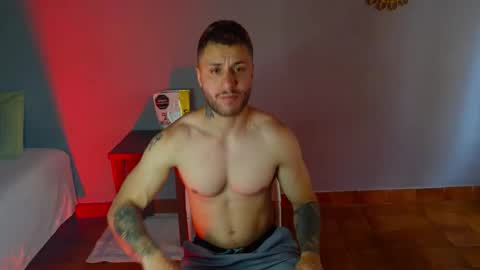 Snapshot of tomdavisxl chatting on October 20, 10:02 pm tomDavisXl online show from October 20, 10:02 pm