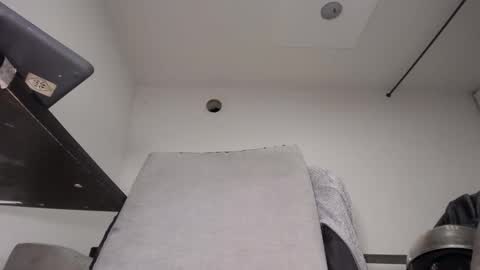   Thomas    online show from February 22, 11:43 pm