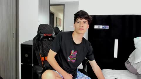 Snapshot of tommy_carlos chatting on February 13, 1:05 pm   online show from February 13, 1:05 pm