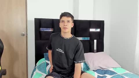 Snapshot of tommy_carlos chatting on September 22, 5:01 pm   online show from September 22, 5:01 pm