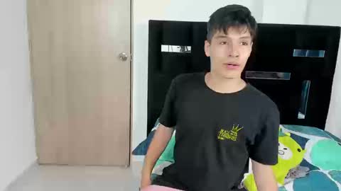 Snapshot of tommy_carlos chatting on September 26, 10:40 pm   online show from September 26, 10:40 pm