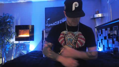 Tommy online show from December 15, 10:48 pm