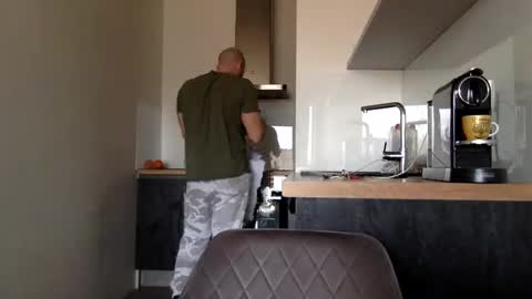 Thomas Fit online show from December 18, 10:19 am