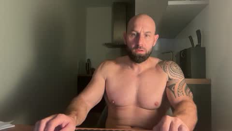 Thomas Fit online show from September 30, 9:29 pm