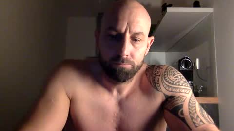 Thomas Fit online show from December 31, 5:07 pm