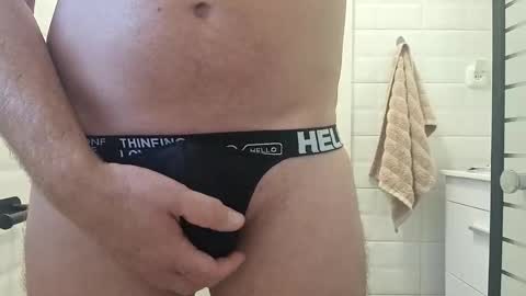 tomtom0505 online show from January 10, 12:15 pm