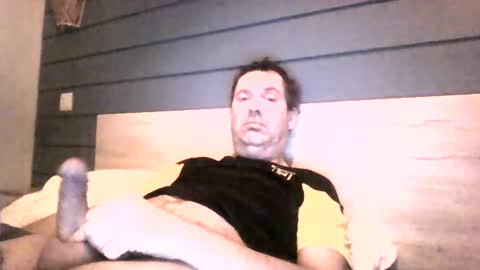 Snapshot of tonio358965 chatting on February 16, 8:10 am tonio358965 online show from February 16, 8:10 am