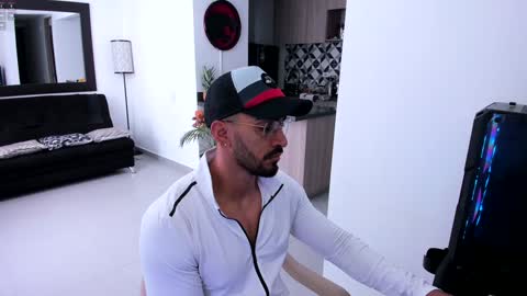 tony muscle1 online show from February 7, 12:17 pm